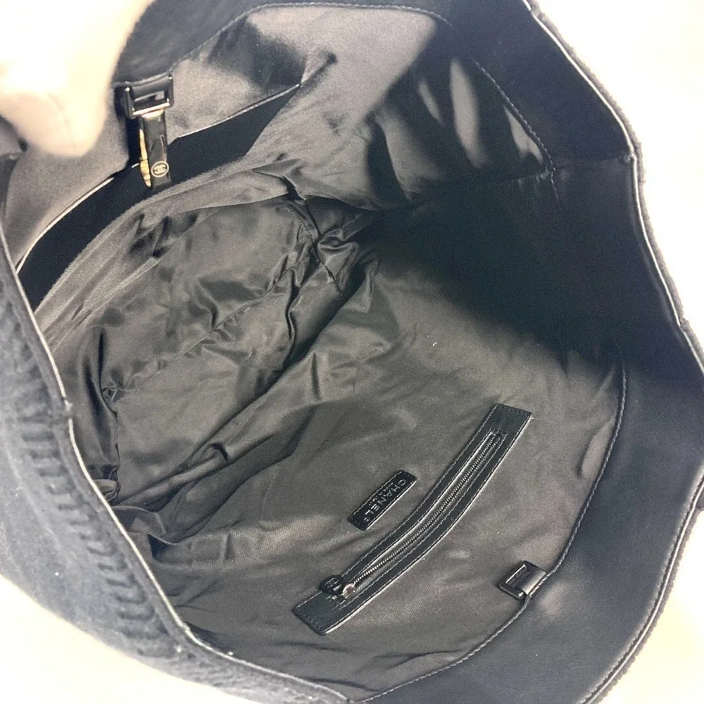 CHANEL Black Leather Logo Shoulder Bag